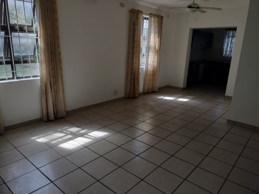 6 Bedroom Property for Sale in Manaba Beach KwaZulu-Natal