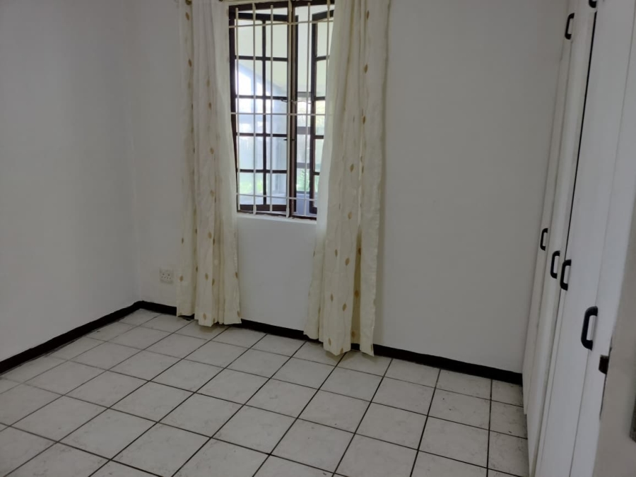 6 Bedroom Property for Sale in Manaba Beach KwaZulu-Natal