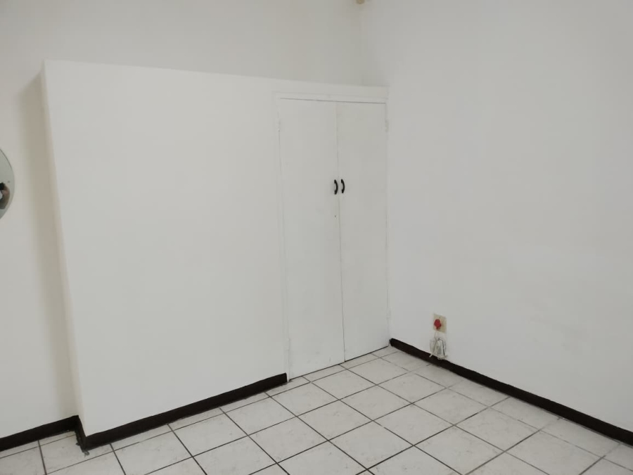 6 Bedroom Property for Sale in Manaba Beach KwaZulu-Natal