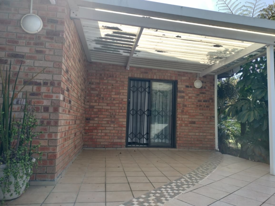 6 Bedroom Property for Sale in Manaba Beach KwaZulu-Natal
