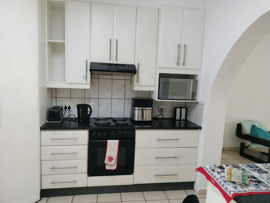 6 Bedroom Property for Sale in Manaba Beach KwaZulu-Natal