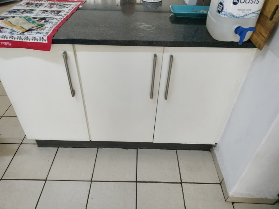 6 Bedroom Property for Sale in Manaba Beach KwaZulu-Natal