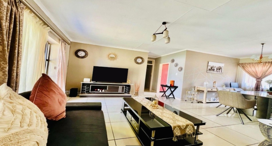 4 Bedroom Property for Sale in Ncandu Park KwaZulu-Natal