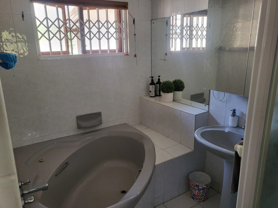 To Let 4 Bedroom Property for Rent in Fynnland KwaZulu-Natal