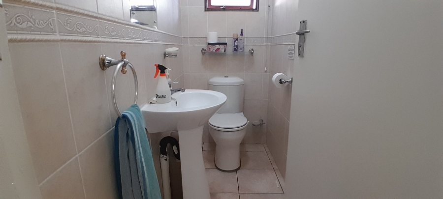 3 Bedroom Property for Sale in Southport KwaZulu-Natal
