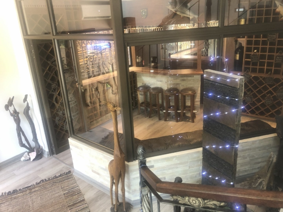 5 Bedroom Property for Sale in Shelly Beach KwaZulu-Natal