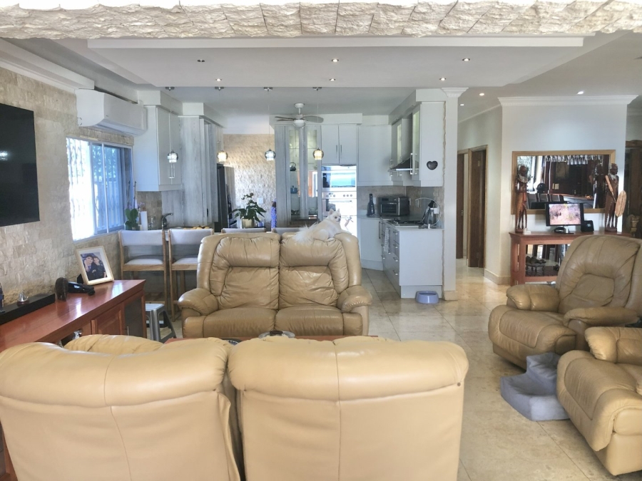5 Bedroom Property for Sale in Shelly Beach KwaZulu-Natal