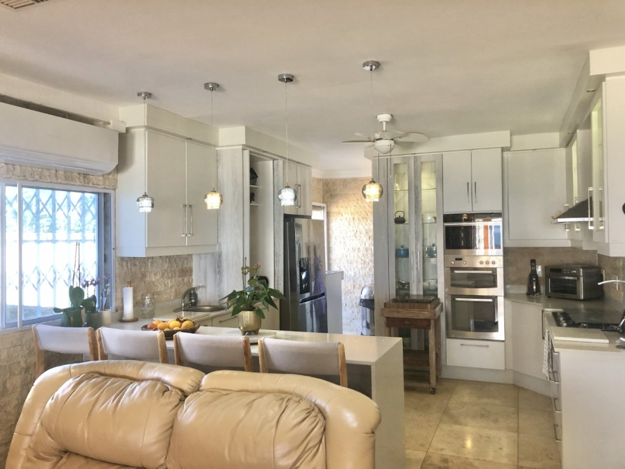 5 Bedroom Property for Sale in Shelly Beach KwaZulu-Natal