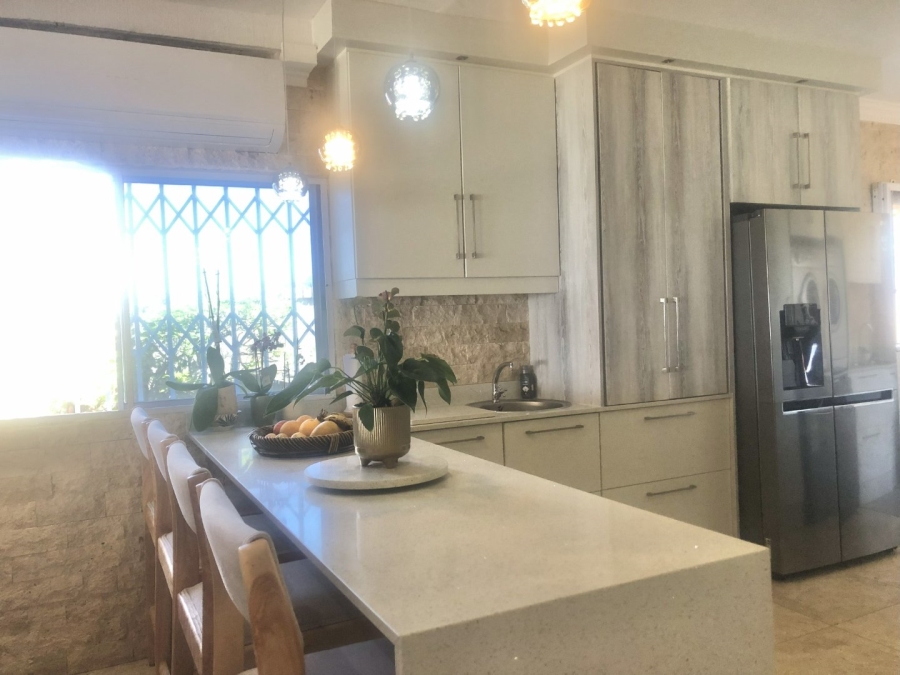 5 Bedroom Property for Sale in Shelly Beach KwaZulu-Natal