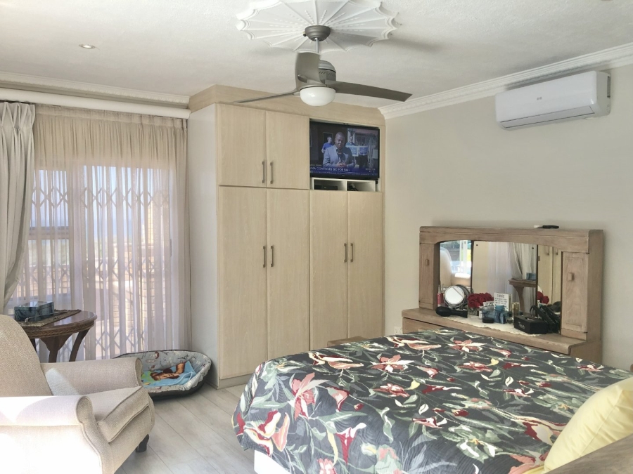 5 Bedroom Property for Sale in Shelly Beach KwaZulu-Natal