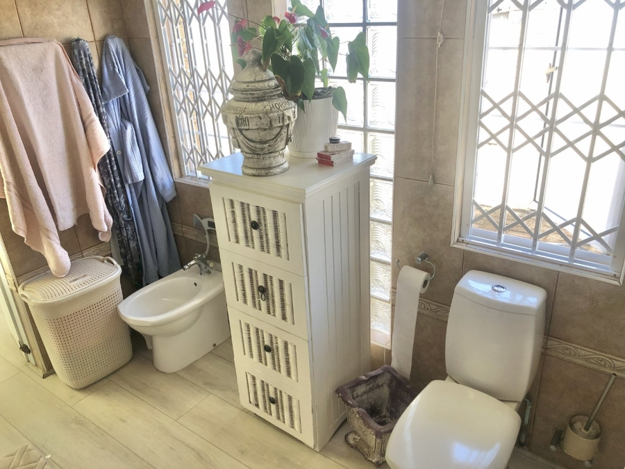 5 Bedroom Property for Sale in Shelly Beach KwaZulu-Natal