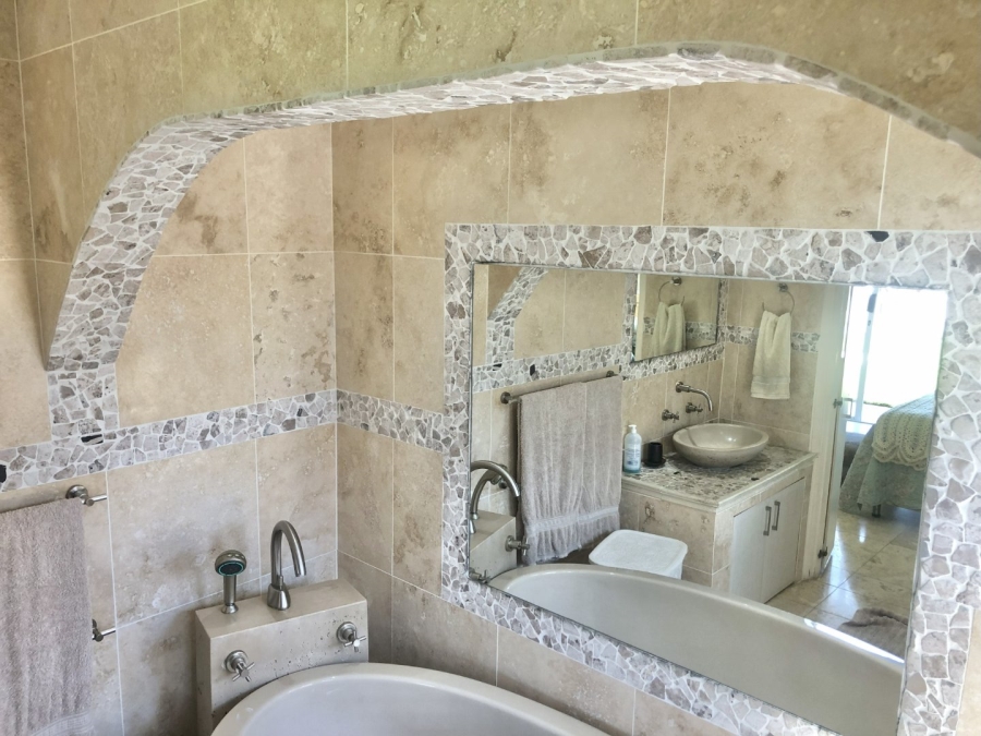 5 Bedroom Property for Sale in Shelly Beach KwaZulu-Natal