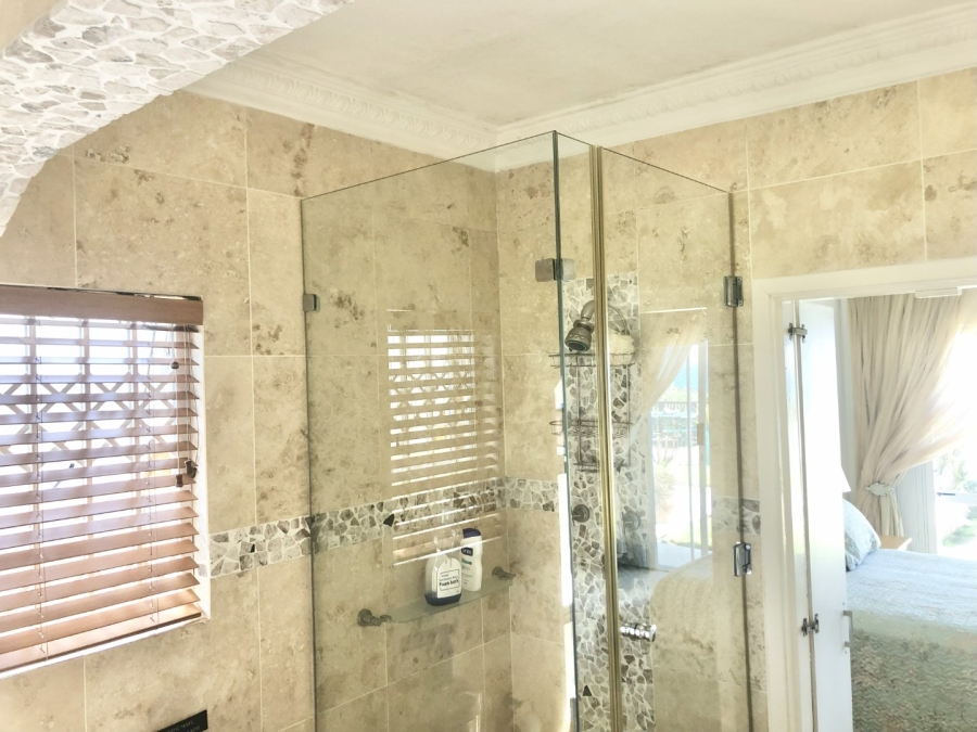 5 Bedroom Property for Sale in Shelly Beach KwaZulu-Natal