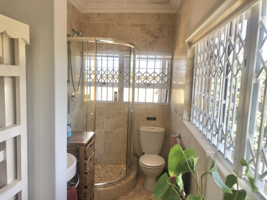 5 Bedroom Property for Sale in Shelly Beach KwaZulu-Natal