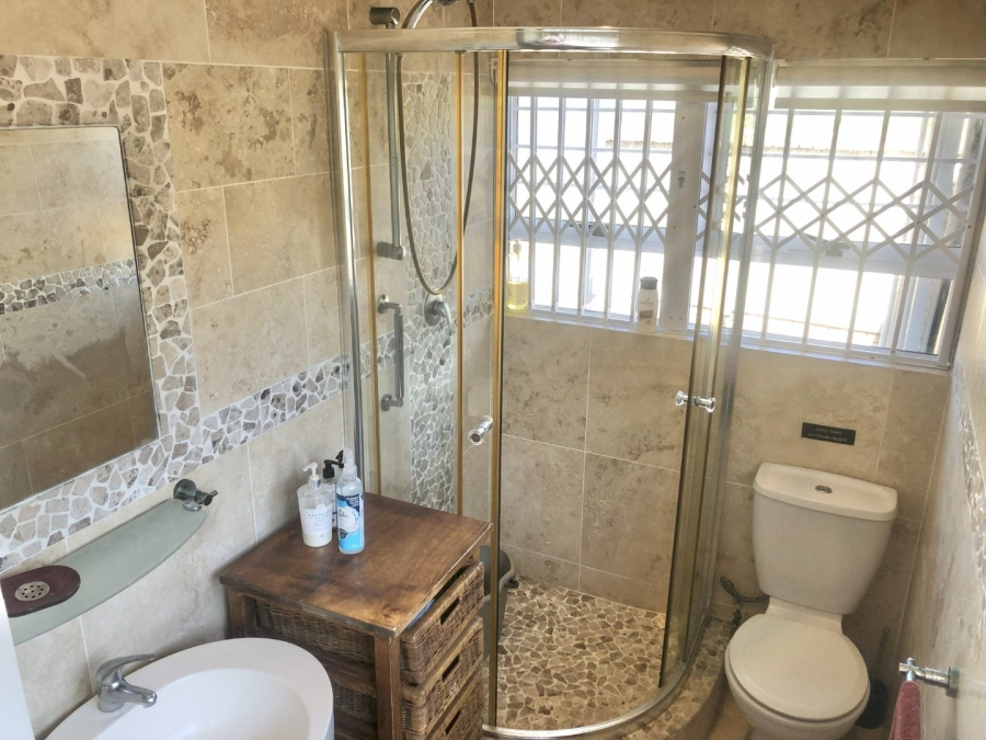 5 Bedroom Property for Sale in Shelly Beach KwaZulu-Natal