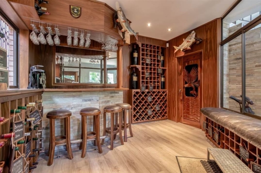 5 Bedroom Property for Sale in Shelly Beach KwaZulu-Natal