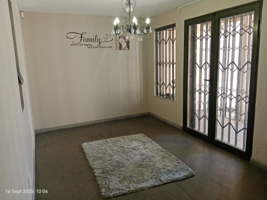 5 Bedroom Property for Sale in Hayfields KwaZulu-Natal