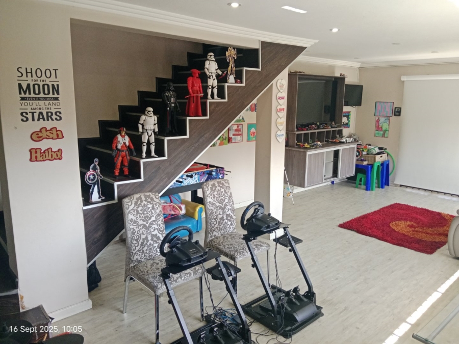 5 Bedroom Property for Sale in Hayfields KwaZulu-Natal