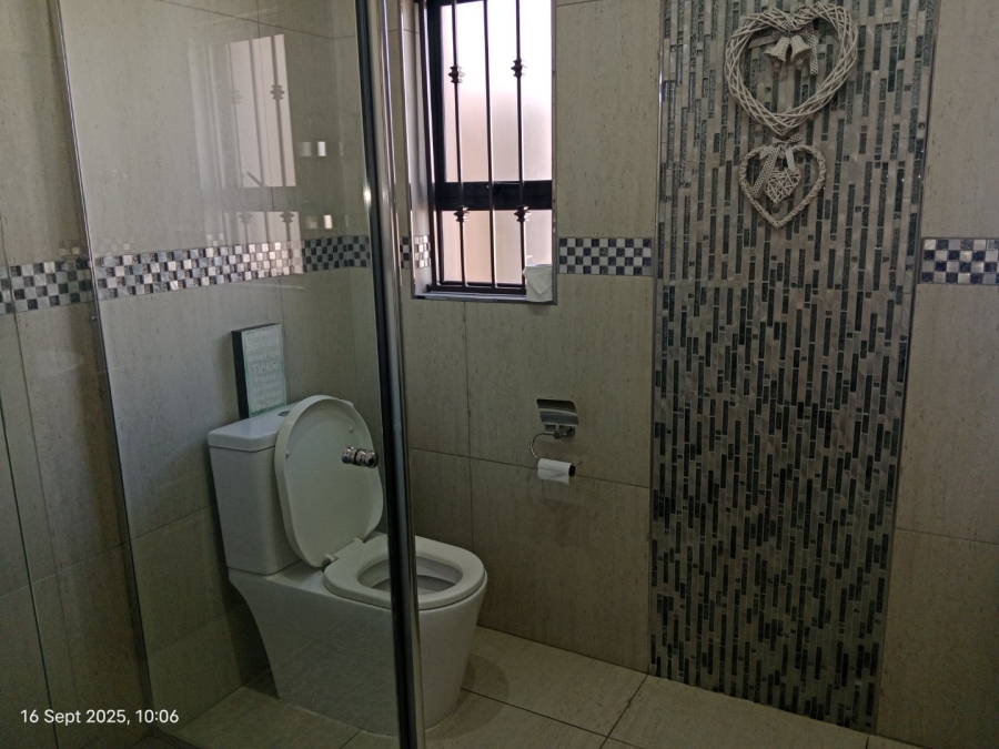 5 Bedroom Property for Sale in Hayfields KwaZulu-Natal