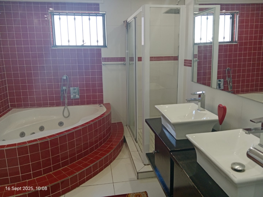 5 Bedroom Property for Sale in Hayfields KwaZulu-Natal