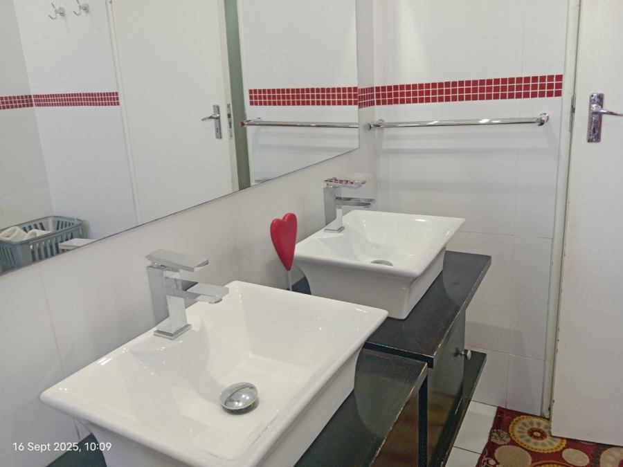 5 Bedroom Property for Sale in Hayfields KwaZulu-Natal
