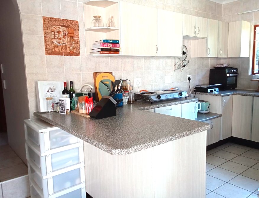 To Let 1 Bedroom Property for Rent in Kloof KwaZulu-Natal