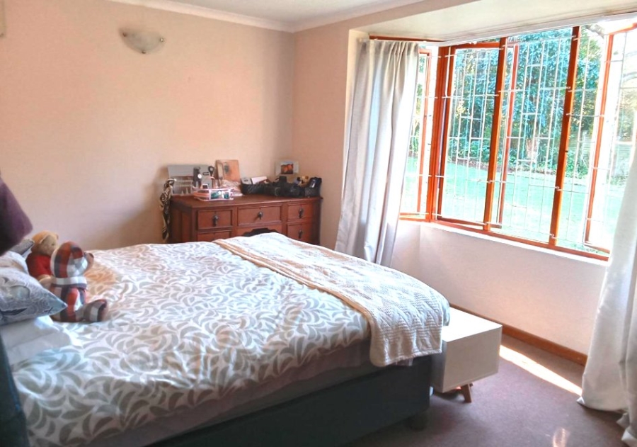 To Let 1 Bedroom Property for Rent in Kloof KwaZulu-Natal