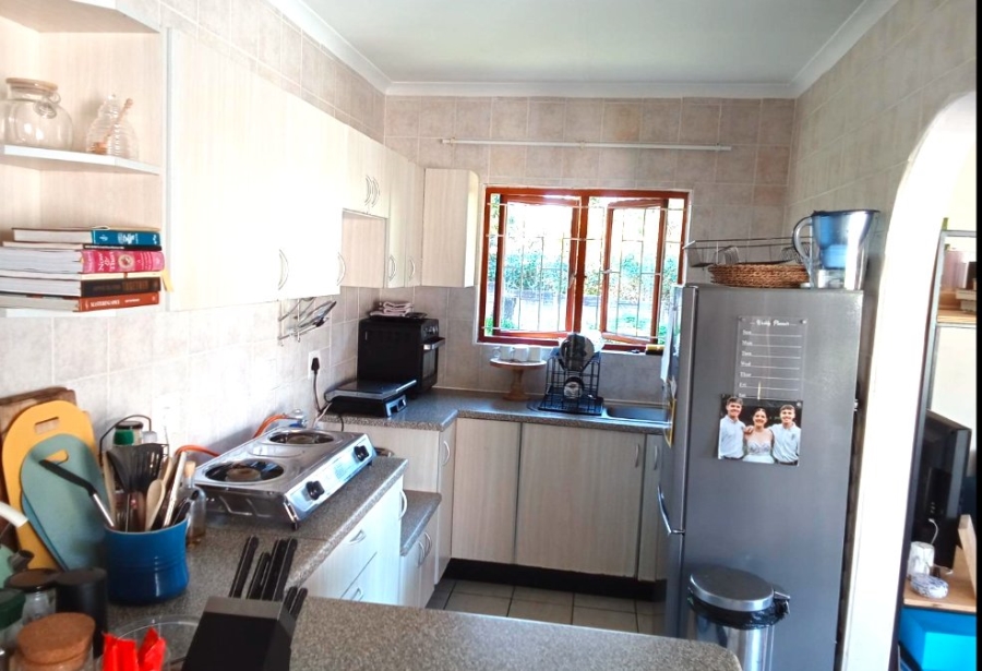 To Let 1 Bedroom Property for Rent in Kloof KwaZulu-Natal