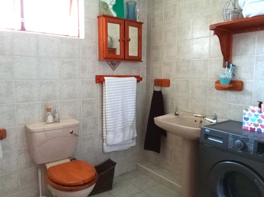 To Let 1 Bedroom Property for Rent in Kloof KwaZulu-Natal
