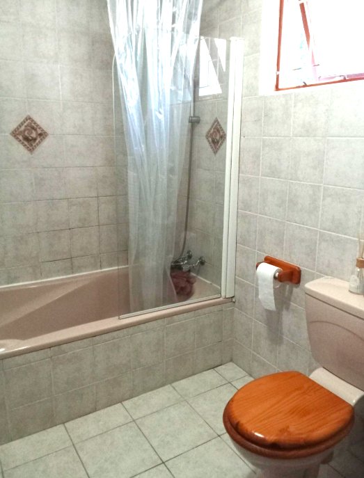To Let 1 Bedroom Property for Rent in Kloof KwaZulu-Natal