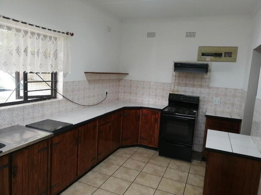 To Let 3 Bedroom Property for Rent in Crestview KwaZulu-Natal