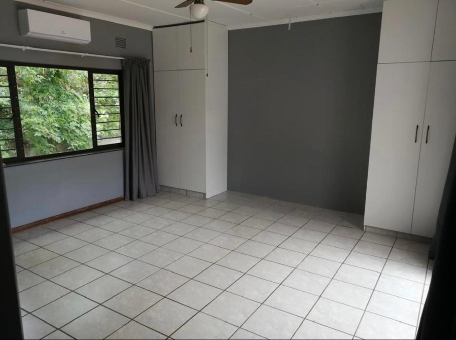 To Let 3 Bedroom Property for Rent in Crestview KwaZulu-Natal