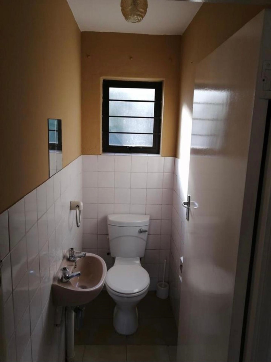 To Let 3 Bedroom Property for Rent in Crestview KwaZulu-Natal