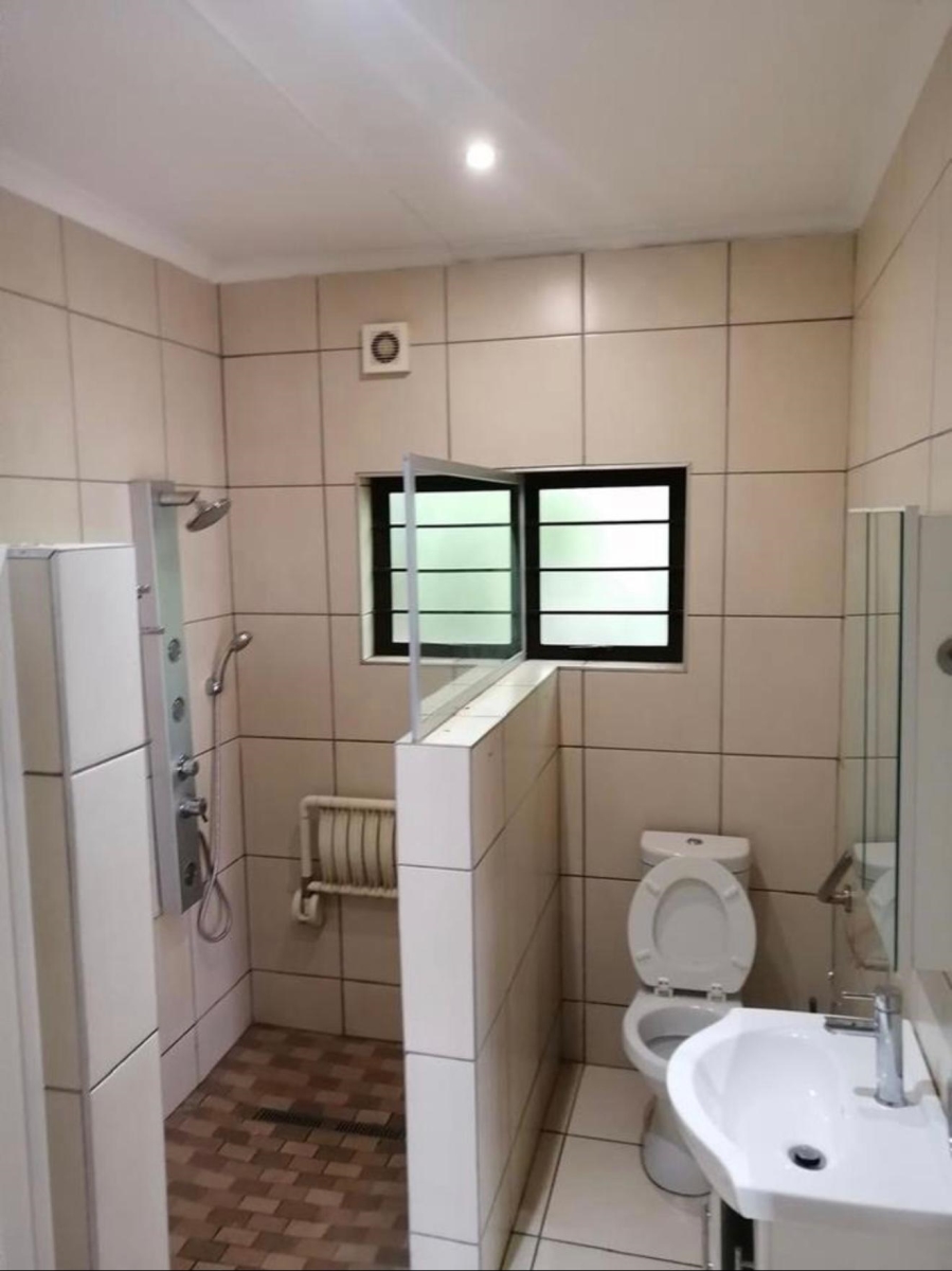 To Let 3 Bedroom Property for Rent in Crestview KwaZulu-Natal