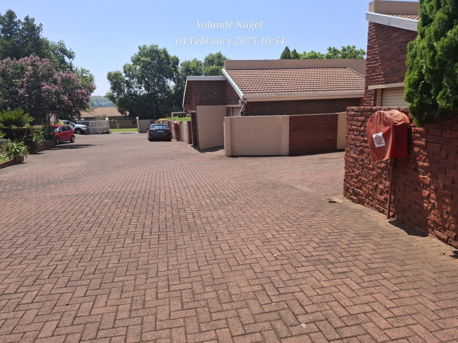 3 Bedroom Property for Sale in Huttenheights KwaZulu-Natal