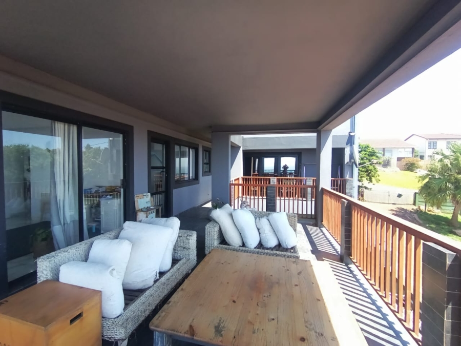 To Let 4 Bedroom Property for Rent in Bluff KwaZulu-Natal