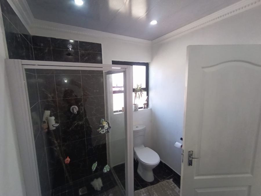 To Let 4 Bedroom Property for Rent in Bluff KwaZulu-Natal