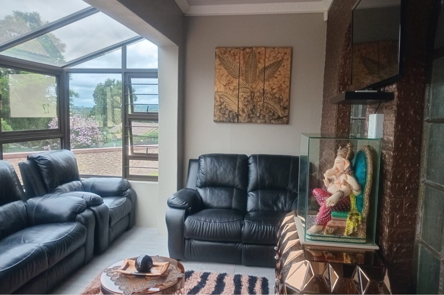 5 Bedroom Property for Sale in Amiel Park KwaZulu-Natal