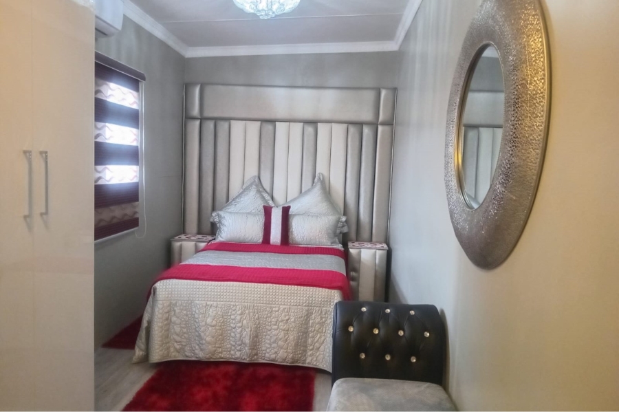 5 Bedroom Property for Sale in Amiel Park KwaZulu-Natal