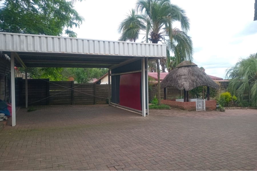 5 Bedroom Property for Sale in Amiel Park KwaZulu-Natal