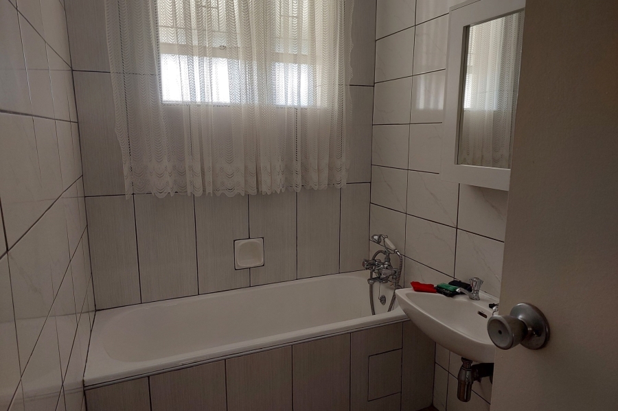 1 Bedroom Property for Sale in Scottsville KwaZulu-Natal