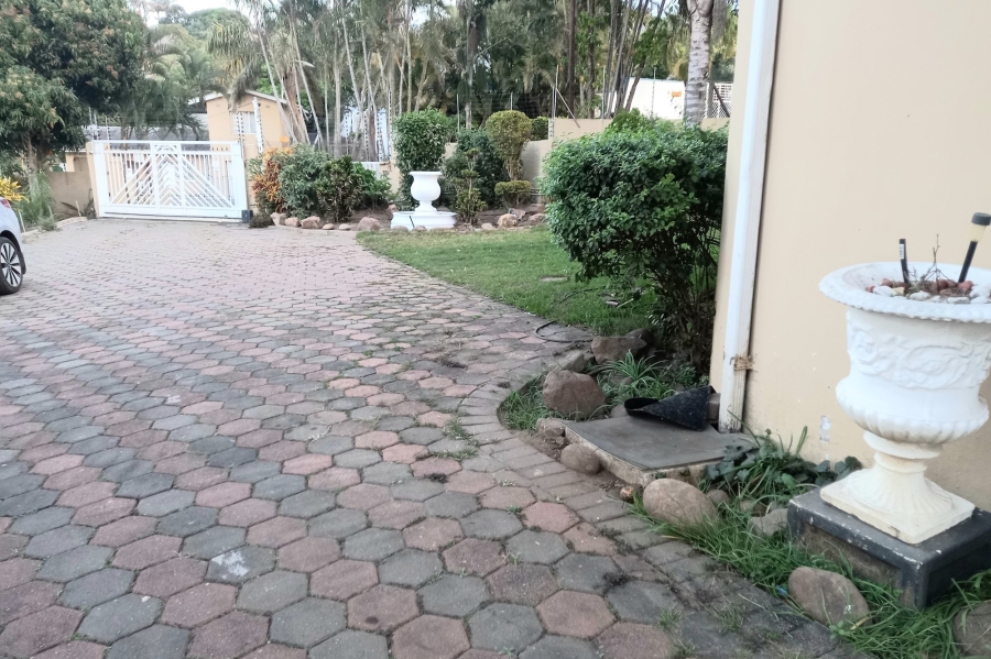 To Let 1 Bedroom Property for Rent in Duffs Road KwaZulu-Natal