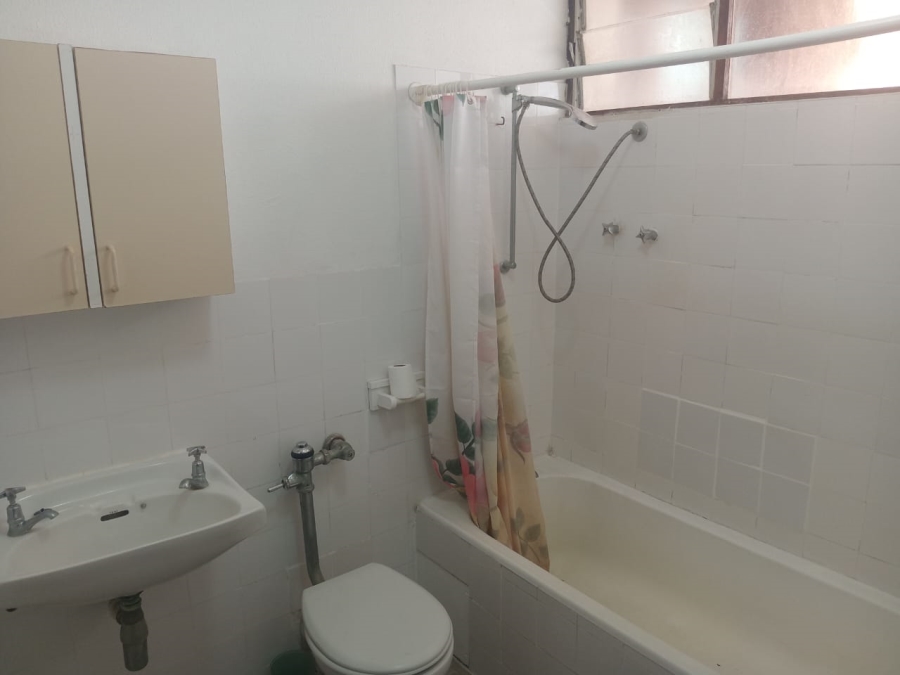 1 Bedroom Property for Sale in Amanzimtoti KwaZulu-Natal