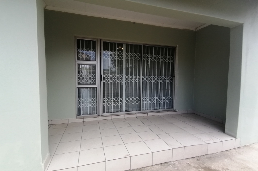 2 Bedroom Property for Sale in Manaba Beach KwaZulu-Natal