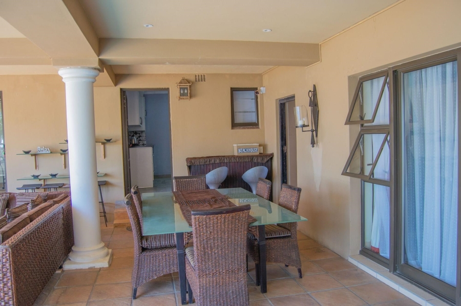 6 Bedroom Property for Sale in Uvongo KwaZulu-Natal