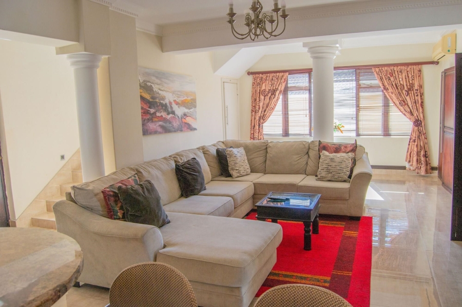 6 Bedroom Property for Sale in Uvongo KwaZulu-Natal