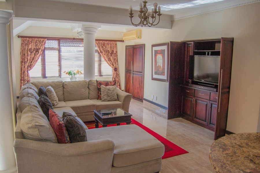 6 Bedroom Property for Sale in Uvongo KwaZulu-Natal