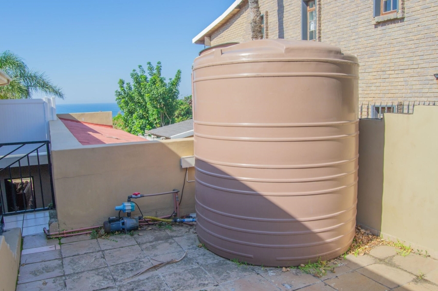 6 Bedroom Property for Sale in Uvongo KwaZulu-Natal
