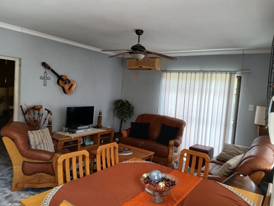 3 Bedroom Property for Sale in Mount Vernon KwaZulu-Natal