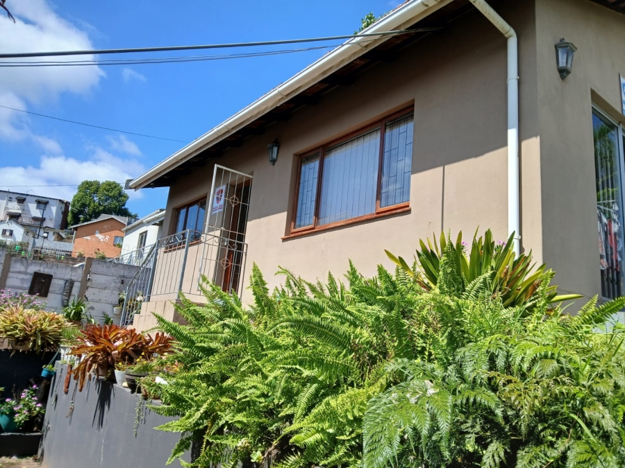 3 Bedroom Property for Sale in Mount Vernon KwaZulu-Natal